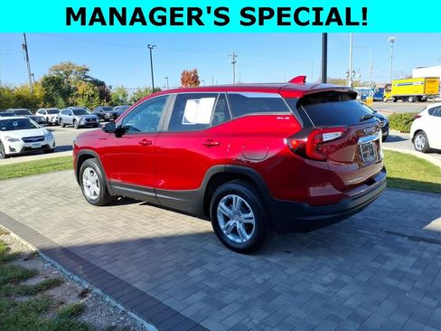 Used 2024 GMC Terrain SLE image 5