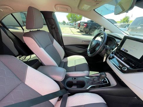Used 2024 Toyota Corolla LE FWD image 5