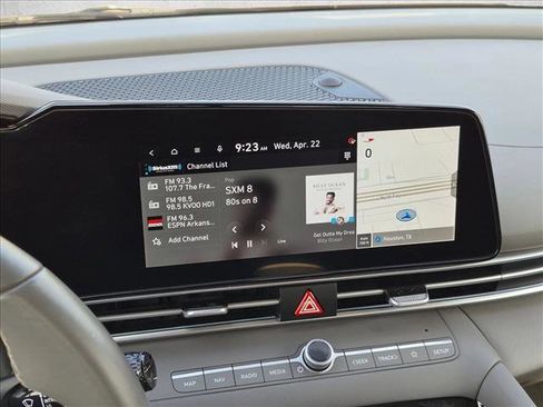 Used 2025 Hyundai Elantra SEL FWD image 14