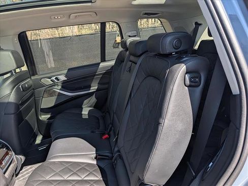 Used 2024 BMW X7 xDrive40i image 28