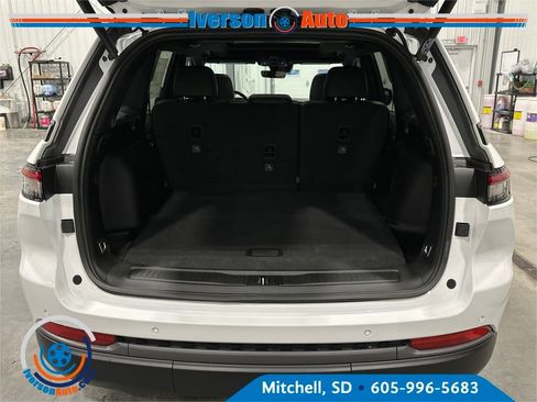 New 2026 Jeep Grand Cherokee Limited image 7