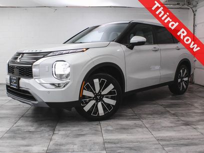 Used 2025 Mitsubishi Outlander SE