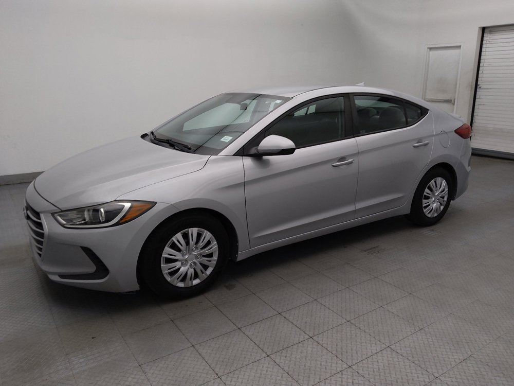 Used 2017 Hyundai Elantra SE FWD image 2
