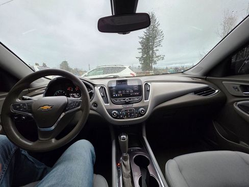 Used 2019 Chevrolet Malibu LT image 12