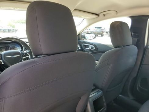 Used 2015 Chrysler 200 Limited w/ Convenience Group FWD image 9