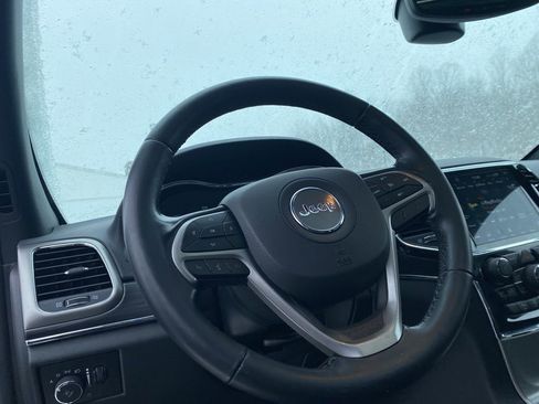 Used 2022 Jeep Grand Cherokee Limited image 10