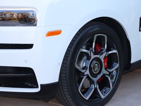 Used 2023 Rolls-Royce Cullinan Black Badge w/ Driver's Package image 3