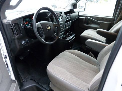 Used 2019 Chevrolet Express 3500 LT w/ LT Preferred Equipment Group image 32