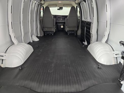 New 2026 Chevrolet Express 2500 w/ Communications Package RWD image 35