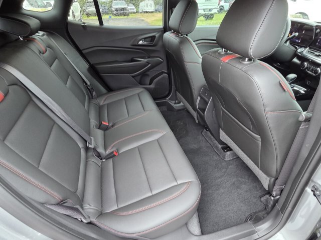 Used 2025 Chevrolet Trax RS w/ Driver Confidence Package FWD image 15