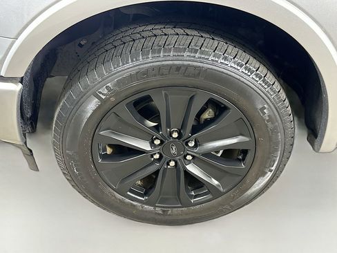 Used 2020 Ford F150 Lariat RWD image 7
