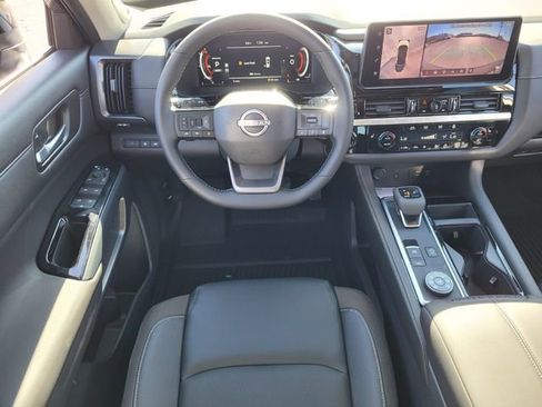 New 2026 Nissan Pathfinder SL image 8