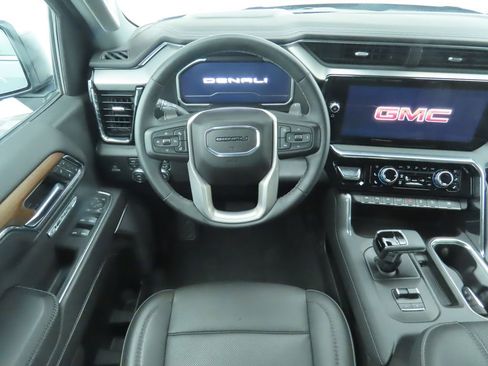 Used 2023 GMC Sierra 1500 Denali w/ Technology Package image 10