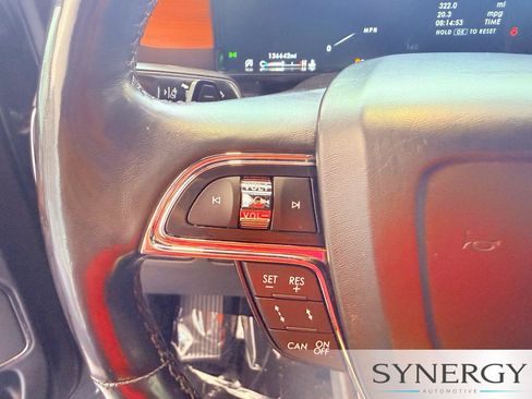 Used 2018 Lincoln Navigator Select w/ Technology Package RWD image 16