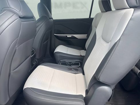 Used 2025 Lexus TX 500h AWD w/ Technology Package image 9