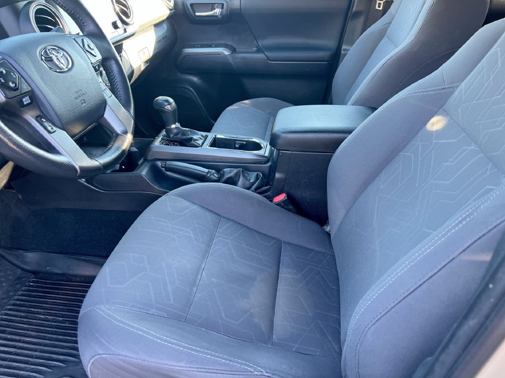 Used 2019 Toyota Tacoma TRD Sport AWD/4WD image 41