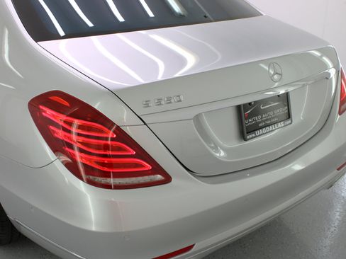 Used 2014 Mercedes-Benz S 550 Sedan image 20