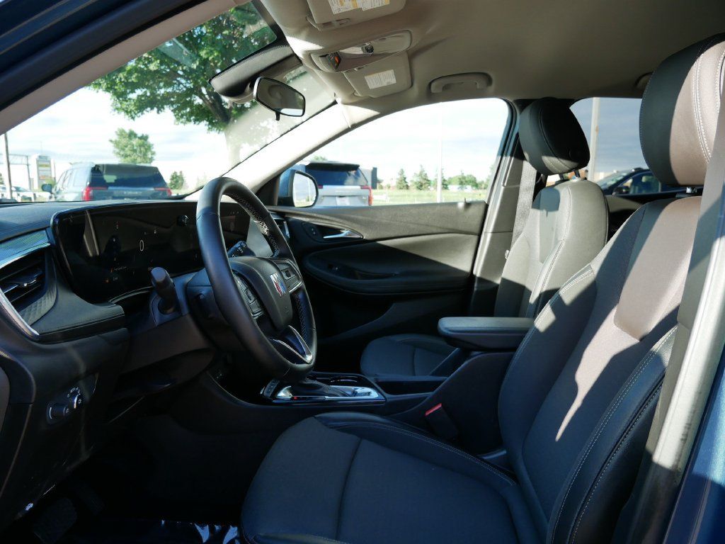 Used 2024 Buick Encore GX Preferred AWD/4WD image 9
