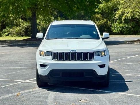 Used 2021 Jeep Grand Cherokee Laredo X image 12