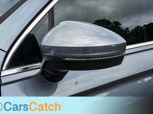 Used 2020 Volkswagen Tiguan SE w/ Panoramic Sunroof Package FWD image 17