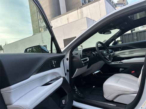 New 2026 Cadillac Lyriq Sport image 20