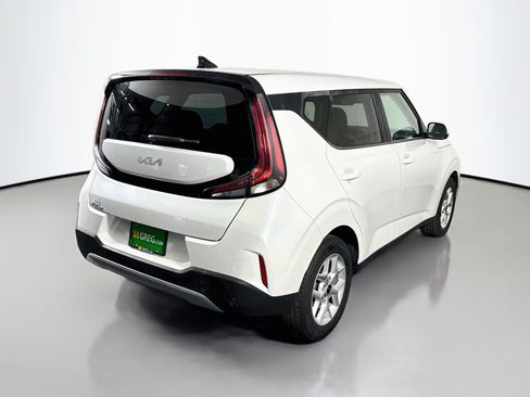 Used 2023 Kia Soul LX w/ LX Technology Package FWD image 10
