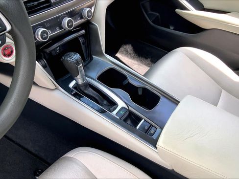 Used 2018 Honda Accord LX image 16
