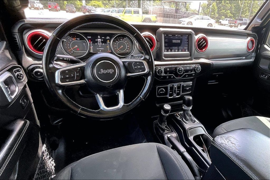 Used 2020 Jeep Wrangler Unlimited Sahara AWD/4WD image 15