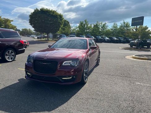 Used 2022 Chrysler 300 S w/ Comfort Group RWD image 3