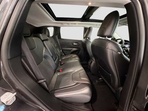 Used 2019 Jeep Cherokee Limited AWD/4WD image 23