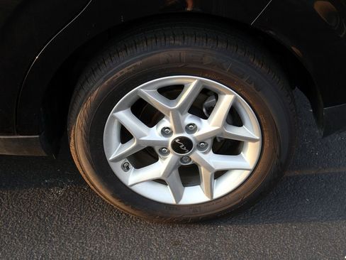 Used 2025 Kia Soul LX w/ LX Technology Package image 14