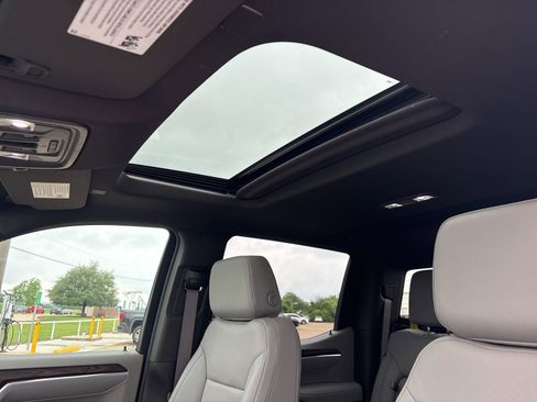 New 2026 GMC Sierra 1500 SLT image 10