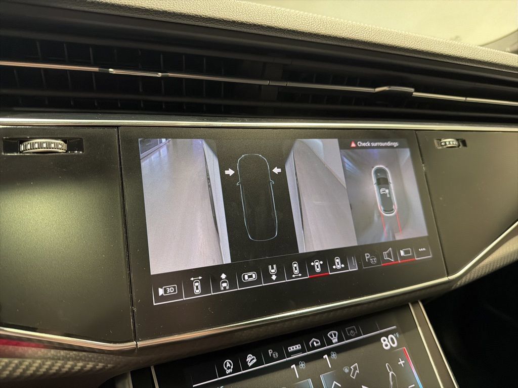 Used 2025 Audi SQ7 Prestige AWD/4WD image 32