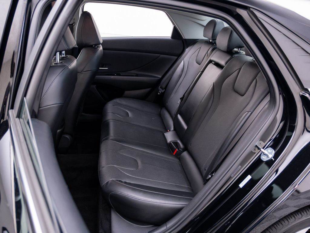 Used 2023 Hyundai Elantra Limited w/ Cargo Package FWD image 18