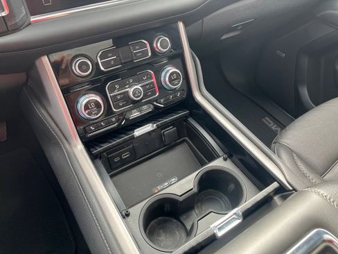 Used 2023 GMC Yukon Denali image 21