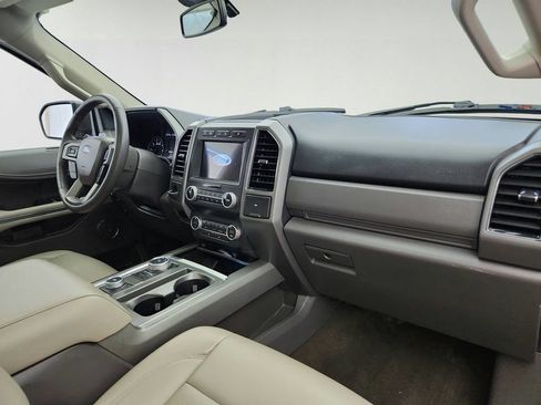 Used 2020 Ford Expedition XLT w/ Equipment Group 201A AWD/4WD image 28