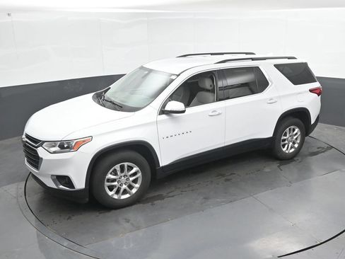 Used 2021 Chevrolet Traverse LT w/ LPO, Floor Liner Package AWD/4WD image 38