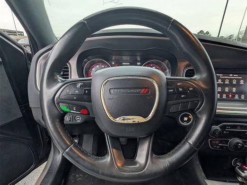 Used 2019 Dodge Charger SXT image 10