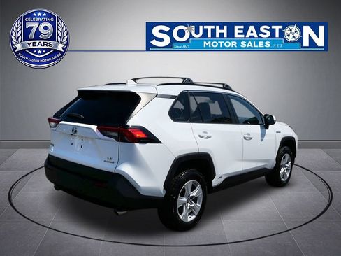 Used 2021 Toyota RAV4 LE AWD/4WD image 6
