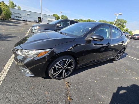Used 2023 Nissan Sentra SR w/ Trunk Package FWD image 4