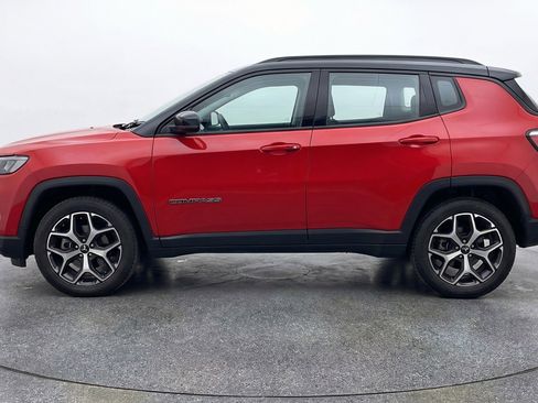 Used 2025 Jeep Compass Limited image 5