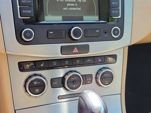 Used 2013 Volkswagen CC Lux image 28