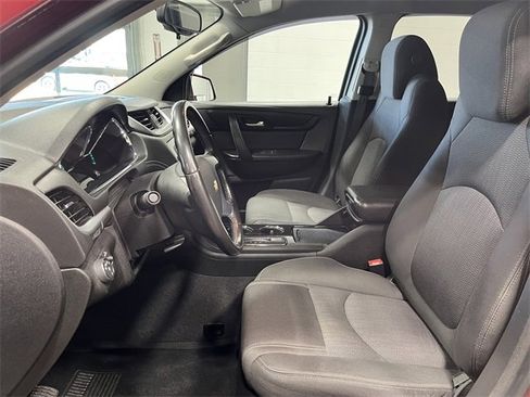 Used 2016 Chevrolet Traverse LT w/ Style and Technology Package image 12
