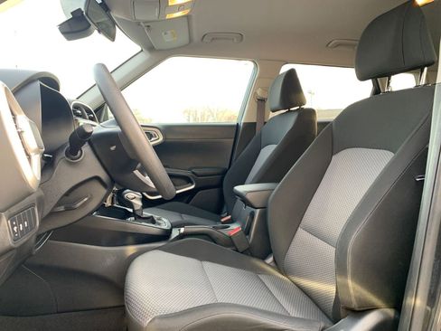 Used 2025 Kia Soul LX w/ LX Technology Package image 24