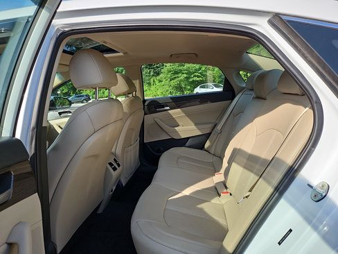 Used 2018 Hyundai Sonata Limited FWD image 9