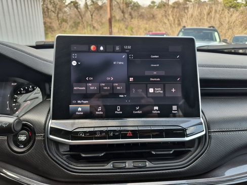 Used 2022 Jeep Compass Altitude image 30