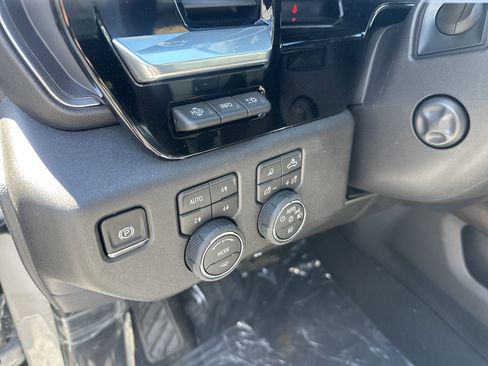New 2026 Chevrolet Silverado 1500 High Country w/ High Country Premium Package AWD/4WD image 12