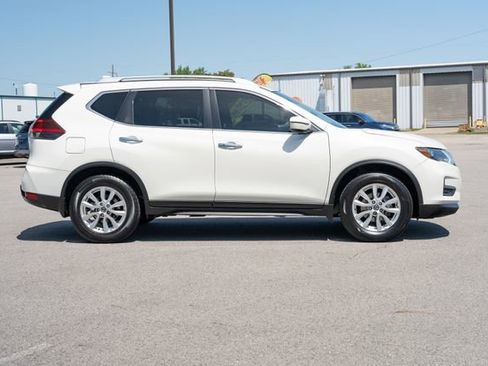 Used 2020 Nissan Rogue SV FWD image 7