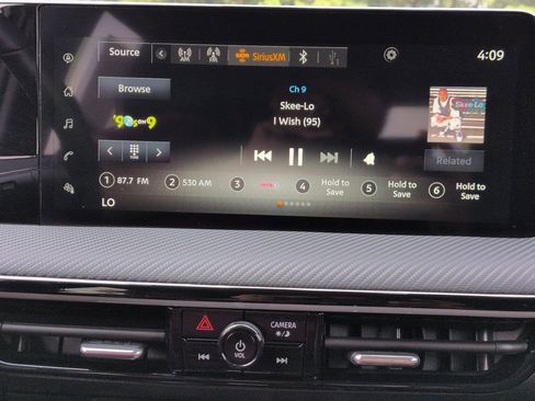 Used 2025 Nissan Kicks SR w/ Illumination Package FWD image 23