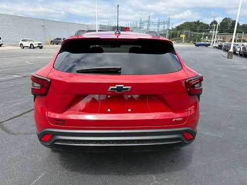 Used 2026 Chevrolet Trax RS w/ Sunroof Package FWD image 6